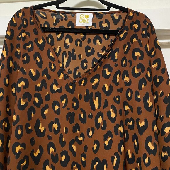 Peace, Love, Cake, brown, animal print, poncho style tunic, size XL - Picture 2 of 7